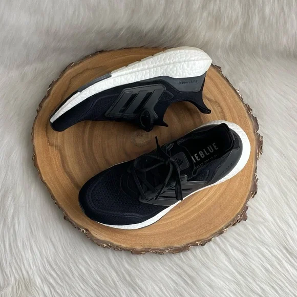 LIKE NEW Adidas Ultraboost black sneakers